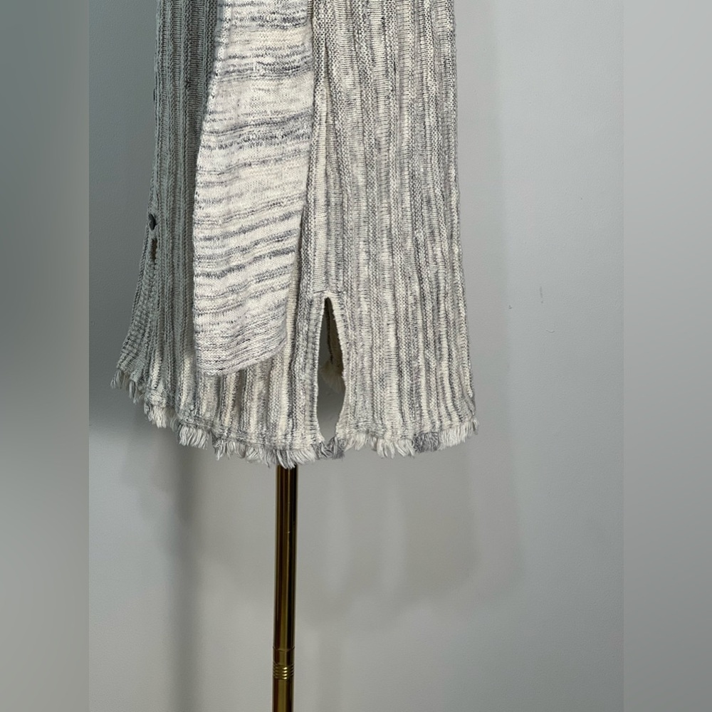 J.Jill Cream Cotton Grey Button Back Sweater With Fringe Tunic Size Medium - Picture 3 of 12